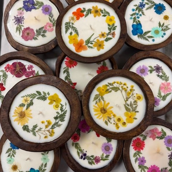 Candle - Round Dough Bowl - Flower Wreath