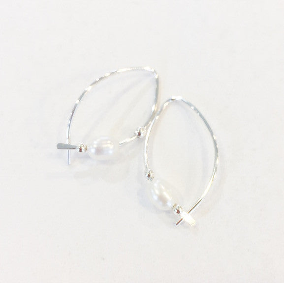 Earrings - Wishbone - Small - SS - Pearl