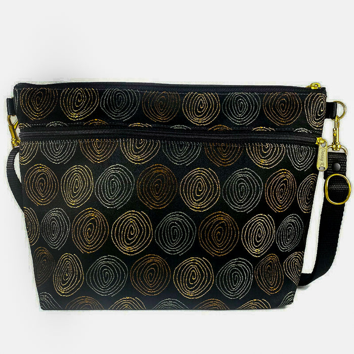 Purse - Large Zipper Purse - Getty/Gravity